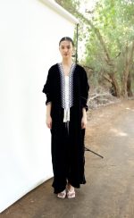 Frida in Black - Image 5