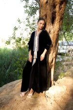 Frida in Black - Image 7