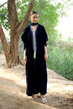 Frida in Navy - Image 6